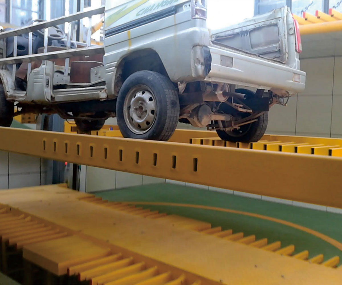 東興自動(dòng)垂直升降停車(chē)設備